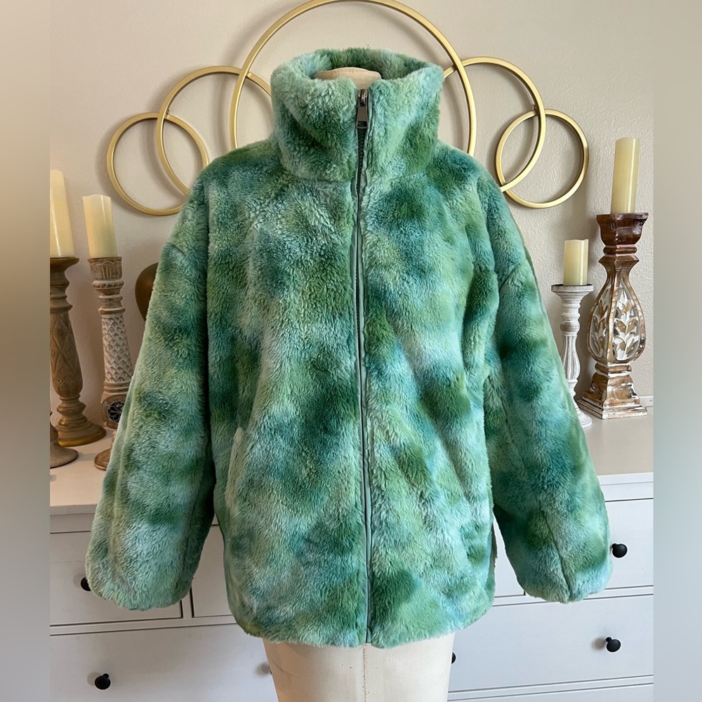 Shein faux fur tie dye zip up jacket size small
